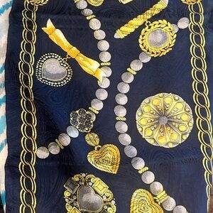 Alfred 🌟 Sung silk scarf vintage. 52 x 10